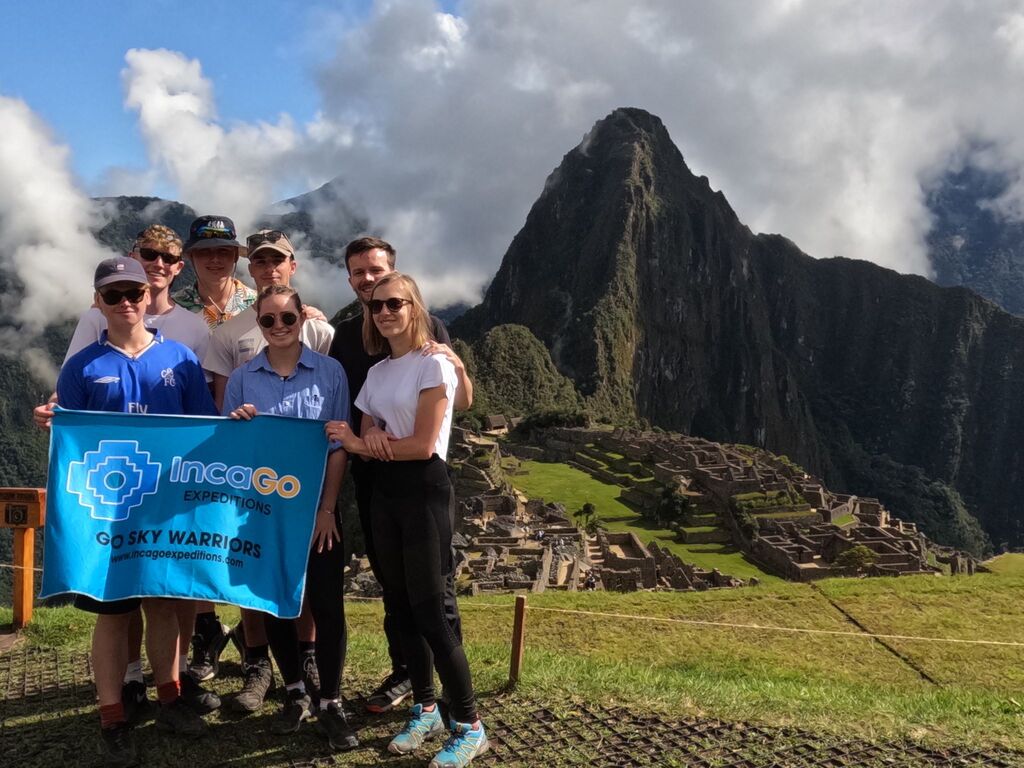 Tours: Short Inca Trail to Machu picchu with Hotel 2D/1N